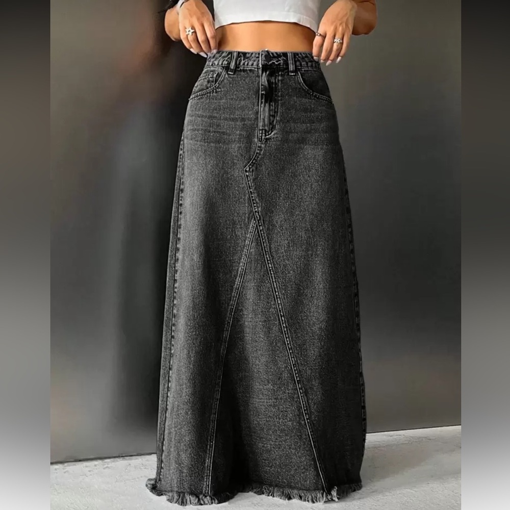 Stylish  Black Denim Maxi Skirt - Picture 3 of 5